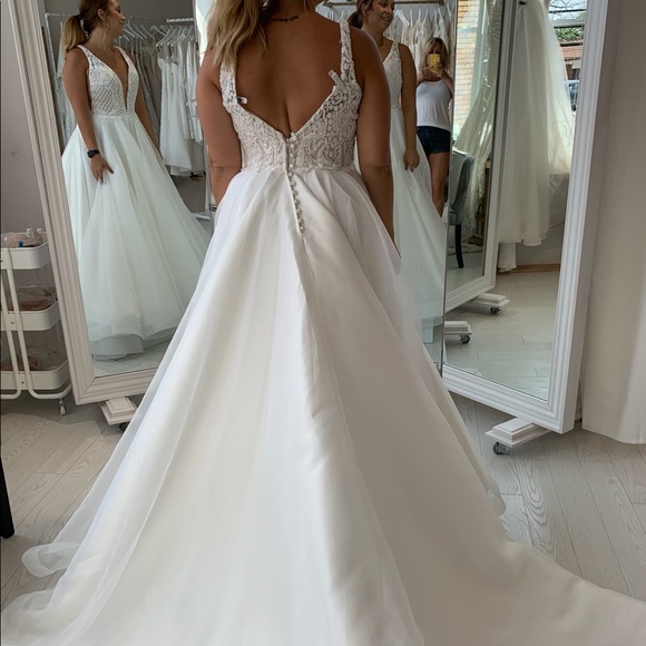 SOLD Jack Sullivan Wedding Dress - Picture 3 of 4